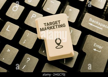 Marketing di destinazione della visualizzazione concettuale. Business showcase marketer s è l'attività più importante utilizzata anche nella strategia di acquisto creazione di immissione dati e digitazione Foto Stock