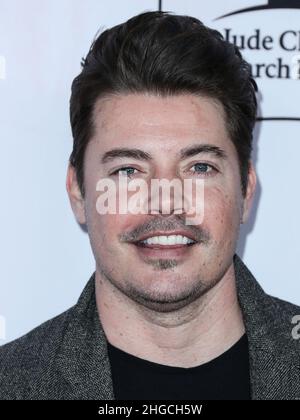 Los Angeles, Stati Uniti. 19th Jan 2022. LOS ANGELES, CALIFORNIA, USA - GENNAIO 19: L'attore americano Josh Henderson arriva al 27th annuale LA Art Show Opening Night Gala a beneficio del St. Jude Children's Research Hospital ospitato da Kaia Gerber tenuto presso il Los Angeles Convention Center il 19 gennaio 2022 a Los Angeles, California, Stati Uniti. (Foto di Xavier Collin/Image Press Agency) Credit: Image Press Agency/Alamy Live News Foto Stock