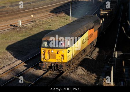 La classe 56 del Colas Rail, località 56113, trasporta il servizio di infrastruttura 1310 Scunthorpe a York sulla linea di evitano il trasporto merci attraverso Scunthorpe il 18/01/22. Foto Stock