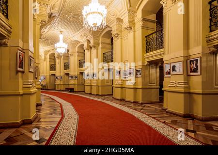 Kiev, Ucraina - 19 dicembre 2018: Interno del Teatro Nazionale dell'Opera e del Balletto di Taras Shevchenko dell'Ucraina Foto Stock