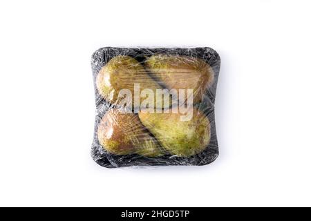 Pere confezionate in plastica isolate su sfondo bianco Foto Stock