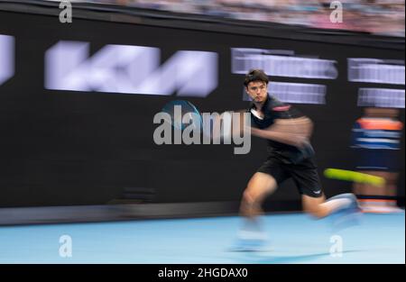 Melbourne, Australia. 20th Jan 2022. Daniel Taro del Giappone compete durante il secondo turno maschile singolo match contro Andy Murray della Gran Bretagna all'Australian Open 2022 di Melbourne, Australia, il 20 gennaio 2022. Credit: Bai Xuefei/Xinhua/Alamy Live News Foto Stock