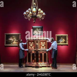 Londra UK 20 gennaio 2022 Christie’s London presenta Au Bord Du Lac: Un interno di Francois-Joseph Graf. Arti decorative, mobili e dipinti, prevalentemente della fine del 19th secolo. Ogni camera aveva una distinta identità ed estetica, creata da Graf per i suoi clienti senza asseviamente aderire ad uno stile o ad un periodo particolari. Paul Quezada-Neiman/Alamy Live News Foto Stock