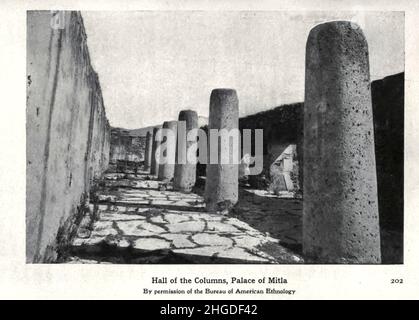 Hall of Columns Grande Palazzo di Mitla dal libro " Miti e leggende Messico e Perù " di Lewis Spence, Editore Boston : David D. Nickerson 1913 Foto Stock