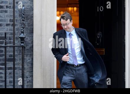 Londra, Regno Unito. 20th Jan 2022. Simon Clarke MP, Segretario generale del Tesoro - lascia 10 Downing Street il giorno n. 10 e Tory frusts sono accusati di 'ricattando' ribelli parlamentari. Credit: Phil Robinson/Alamy Live News Foto Stock