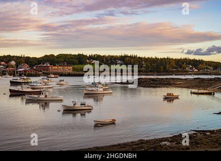 Serata a Bass Harbor a Bernard , Mount Desert Island, Maine Foto Stock