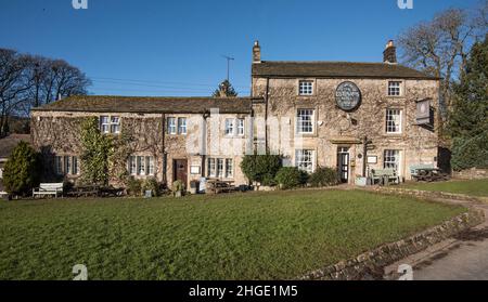 The Lister Arms Hotel, Malham a Malhamdale (non lontano da Malham Cove), una casa pubblica e un hotel Yorkshire Dales Foto Stock