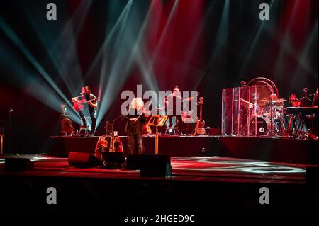 Il cantante e violonista italiano Angelo Branduardi in concerto “il cammino dell’anima tour” al Teatro Colosseo il 19 gennaio 2021 a Torino. Foto Stock