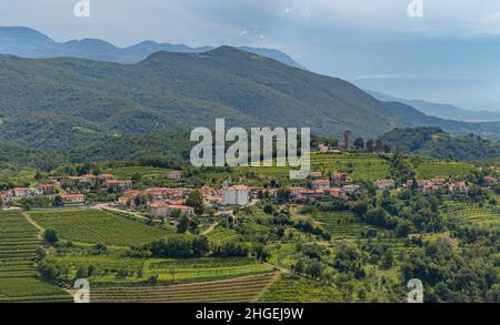 Una foto del paesaggio circostante di Goriška Brda. Foto Stock