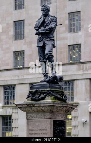 Statua del generale maggiore Charles George Gordon, Victoria Embankment Gardens, Charing Cross, Londra, Regno Unito. Foto Stock