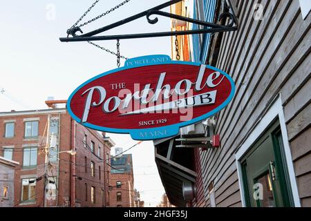 Il Porthole Pub a Portland, Maine. Foto Stock