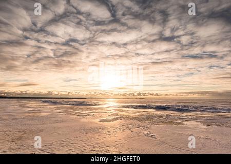 Alba sul ghiaccio sul lago Huron Foto Stock