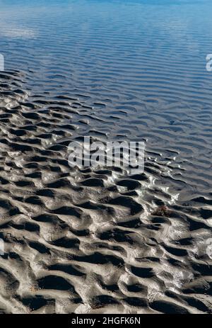 Motivi nella sabbia a Higgins Beach situato a Scarborough, Maine, appena fuori di Portland, Maine., Foto Stock