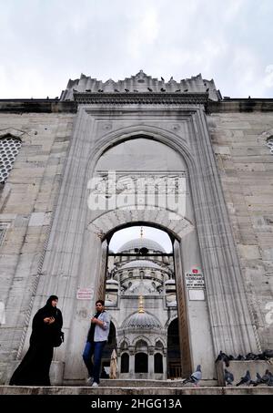Moschea Yeni Cami a Istanbul, Turchia. Foto Stock
