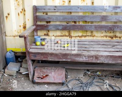 luogo di riposo in un servizio auto rurale, in estate Foto Stock