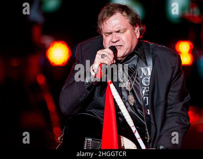 **FOTO DEL FILE** il Meatloaf è passato a 74. LAS VEGAS, NV - Ottobre 3: RockTellz & cocktails presenta Meat Loaf al Planet Hollywood Resort & Casino di Las Vegas il 3 Ottobre 2013 a Las Vegas, Nevada. Credit: Erik Kabik Photography/MediaPunch ***COPERTURA DELLA CASA*** Credit: MediaPunch Inc/Alamy Live News Foto Stock