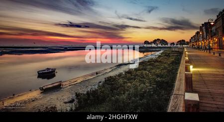 Saint Valery sur Somme, le soleil se lève dans la baie de Somme . Foto Stock