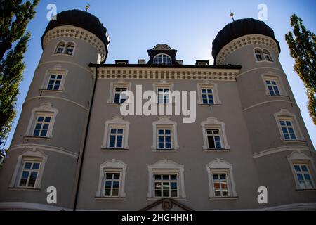 Il bellissimo municipio nella città austriaca di Lienz Foto Stock