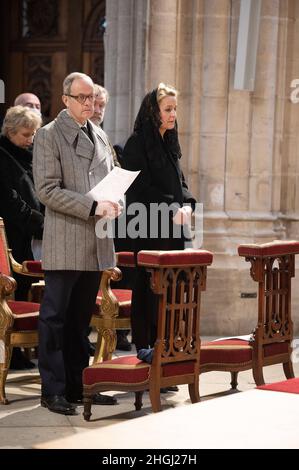 Parigi, Francia. 21st Jan 2022. Il Principe Jean d'Orleans e la Principessa Philomena d'Orleans, Conte e Contessa di Parigi partecipano ad una messa commemorativa per il Re Luigi XVI e per il Principe Henri d'Orleans, Conte di Parigi, alla Chiesa di Saint-Germain l'Auxerrois di Parigi, il 21 gennaio 2022 a Parigi, Francia. Photo by David Niviere/ABACAPRESS.COM Credit: Abaca Press/Alamy Live News Foto Stock