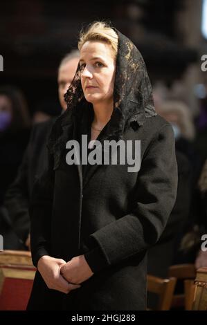 Parigi, Francia. 21st Jan 2022. La Principessa Philomena di Orleans, contessa di Parigi, partecipa a una messa commemorativa per il re Luigi XVI e per il principe Henri di Orleans, conte di Parigi, presso la Chiesa di Saint-Germain l Auxerrois a Parigi, il 21 gennaio 2022 a Parigi, Francia. Credit: Abaca Press/Alamy Live News Foto Stock