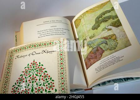 1952 traduzione in inglese di 'Rubaiyat of Omar Khayyam', USA Foto Stock