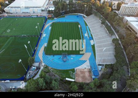 Vista aerea del Drake Stadium sul campus UCLA giovedì 20 gennaio 2022 a Los Angeles. Lo stadio ospita la pista e il campo UCLA Bruins Foto Stock