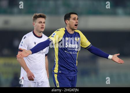 Verona, Italia. 21st Jan 2022. Stadio Marcantonio Bentegodi, Verona, 21 gennaio 2022, Kevin Lasagna (Hellas Verona FC) gestures during Hellas Verona FC vs Bologna FC - Italian soccer Serie A Match Credit: Live Media Publishing Group/Alamy Live News Foto Stock