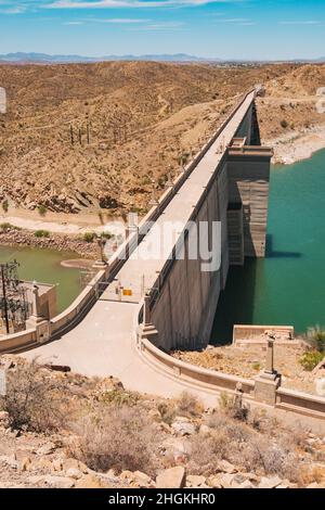 La diga di Elephant Butte crea un serbatoio sul Rio Grande vicino alla verità o alle conseguenze, New Mexico Foto Stock