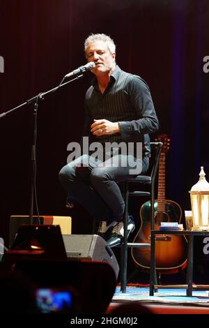 Madrid, Spagna. 21st Jan 2022. Carlos Tarque, membro di M-Clan, offre un concerto acustico al Teatro Circo nell'ambito del festival Inverfest 2022. (Foto di Atilano garcia/SOPA Images/Sipa USA) Credit: Sipa USA/Alamy Live News Foto Stock