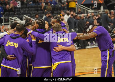 Orlando, Florida, USA, 21 gennaio 2022, I Los Angeles Lakers si accudono prima della partita all'Amway Center. (Photo Credit: Marty Jean-Louis) Credit: Marty Jean-Louis/Alamy Live News Foto Stock