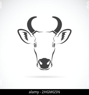Vettore di una testa di vacca su sfondo bianco. Illustrazione vettoriale a livelli facilmente modificabile. Illustrazione Vettoriale