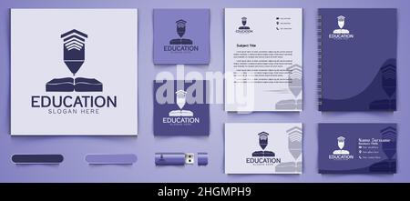 Pile di libri, logo pre-scuola e modello di branding aziendale Design ispirazione isolato su sfondo bianco Illustrazione Vettoriale