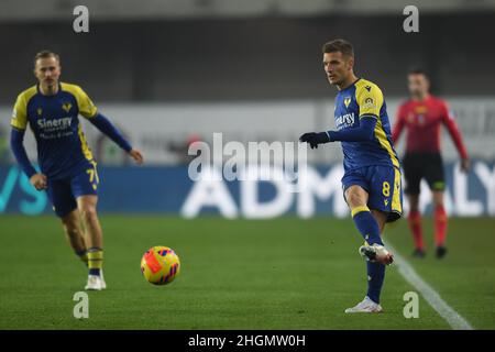 Verona, Italia. 21st Jan 2022. Darko Lazovic (Hellas Verona) durante la partita italiana 'srie A' tra Hellas Verona 2-1 Bologna allo stadio Marc Antonio Bentegodi il 21 gennaio 2022 a Verona. Credit: Maurizio Borsari/AFLO/Alamy Live News Credit: AFLO Co. Ltd./Alamy Live News Foto Stock