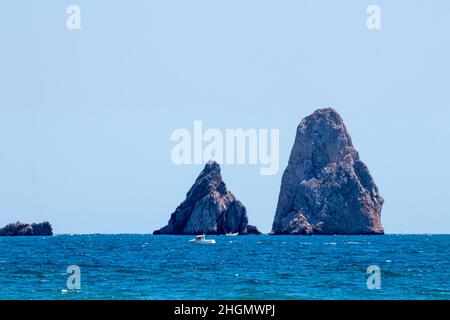 medas isole dalla spiaggia di pals una giornata estiva soleggiata Foto Stock