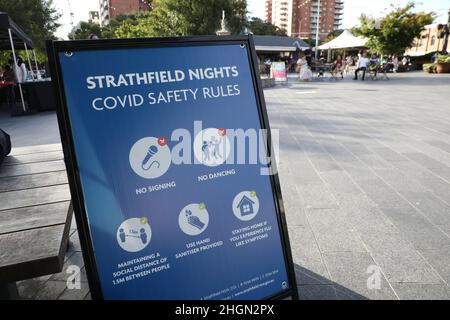 Sydney, Australia. 22nd gennaio 2022. Il canto e la danza sono vietati agli eventi di Strathfield Nights a causa delle leggi draconiane promulgate dal governo del NSW. Credit: Richard Milnes/Alamy Live News Foto Stock