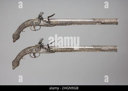 Coppia di pistole Flintlock 18th Century Balkan; barile, russo; lucchetto, italiano. Coppia di pistole Flintlock. Balcanico; barile, russo; lucchetto, italiano. 18th secolo. Acciaio, argento. Armi da fuoco-Pistoli-Flintlock Foto Stock