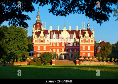 Germania, Sassonia - Bad Muskau - bellissimo castello di Muskau e parco di Muskau Patrimonio dell'Umanità dell'UNESCO Foto Stock