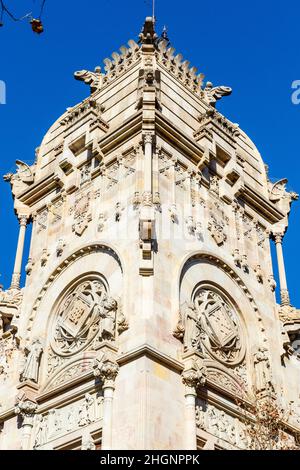 Facciata della Corte superiore di giustizia della Catalogna (Tribunal Superior de Justicia de Cataluña) a Barcellona, Catalogna, Spagna Foto Stock