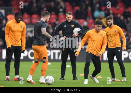 Bournemouth, Regno Unito. 22nd Jan 2022. I giocatori di Hull City iniziano il loro riscaldamento a Bournemouth, Regno Unito il 1/22/2022. (Foto di Simon Whitehead/News Images/Sipa USA) Credit: Sipa USA/Alamy Live News Foto Stock