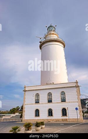 Faro di la Farola a Malaga (Spagna) Foto Stock