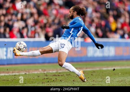 Sunderland, Regno Unito. 22nd Jan 2022. Marcus Harness di Portsmouth durante la partita della Sky Bet League uno tra Sunderland e Portsmouth allo Stadium of Light il 22nd 2022 gennaio a Sunderland, Inghilterra. (Foto di Daniel Chesterton/phcimages.com) Credit: PHC Images/Alamy Live News Foto Stock