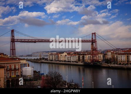 Il Ponte Vizcaya, Puente Colgante in spagnolo, è un ponte di trasporto nella periferia di Bilbao. È un sito patrimonio dell'umanità dell'UNESCO. Spagna. Foto Stock