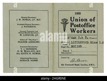 Fronte e retro della Union of Postoffice Workers (UPW) originale eventualmente una tessera di iscrizione, con ricevute registrate per i pagamenti di abbonamento - Birmingham T. & T. filiale, datata 1932, U.K. Foto Stock