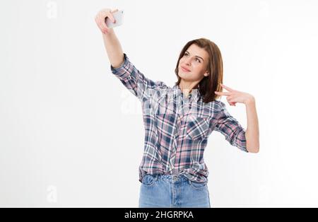 Selfie di bella cute elegante flirty allegra bella adorabile ragazza donna bruna con capelli lunghi in maglietta casual denim, mostrando due dita, Foto Stock