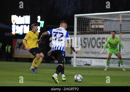 Oxford, Regno Unito. 22nd Jan 2022. Jack Hunt #32 di Sheffield Mercoledì chip la palla nella scatola a Oxford, Regno Unito il 1/22/2022. (Foto di James Heaton/News Images/Sipa USA) Credit: Sipa USA/Alamy Live News Foto Stock