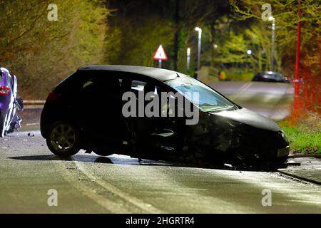 Naufragio di una collisione stradale su Aberford Road a Swillington, West Yorkshire. Foto Stock