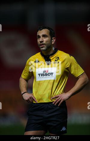 Llanelli, Regno Unito. 22 Gennaio 2022. L'arbitro Mathieu Raynal durante la partita di rugby di Scarlets contro Bristol Bears EPCR Champions Cup. Credit: Gruffydd Thomas/Alamy Foto Stock