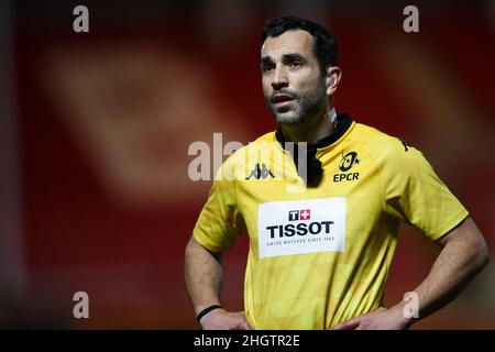 Llanelli, Regno Unito. 22 Gennaio 2022. L'arbitro Mathieu Raynal durante la partita di rugby di Scarlets contro Bristol Bears EPCR Champions Cup. Credit: Gruffydd Thomas/Alamy Foto Stock