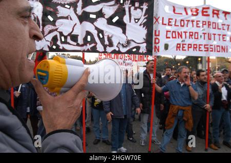 Roma, Italia 22/11/2003: Manifestazione nazionale per il reddito sociale garantito. © Andrea Sabbadini Foto Stock