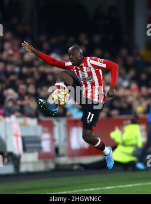 Londra, Inghilterra, 22nd gennaio 2022. Yoane Wissa di Brentford durante la partita della Premier League al Brentford Community Stadium di Londra. Il credito d'immagine dovrebbe essere: David Klein / Sportimage Foto Stock